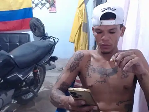 Snapshot of MASTER420TATTO chatting on 07.09.26 MASTER420TATTO online show from 07.09.26