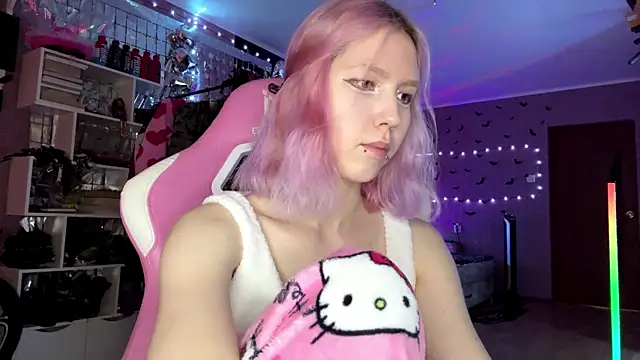 Snapshot of lonely_bunny chatting on 07.16.26 lonely bunny online show from 07.16.26