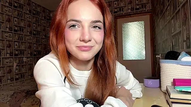 Snapshot of HopeOliger chatting on 07.11.26 HopeOliger online show from 07.11.26