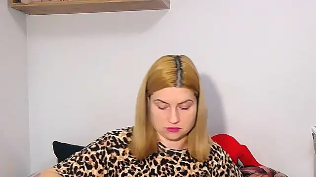 Snapshot of alisenties chatting on 02.22.26 alisenties online show from 02.22.26