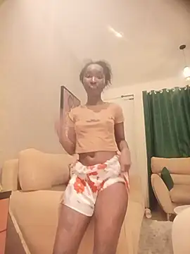 queenveecoco online show from 07.14.26