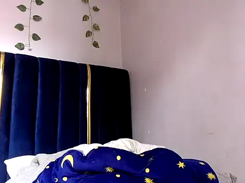 Snapshot of Pretty_lilliar chatting on 07.18.26 Pretty lilliar online show from 07.18.26