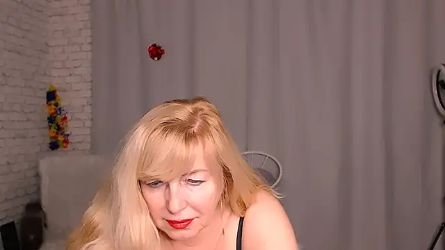 Snapshot of Samantha_Si chatting on 12.29.24 Samantha Si online show from 12.29.24