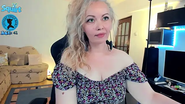 WhitneyLynn online show from 09.10.25