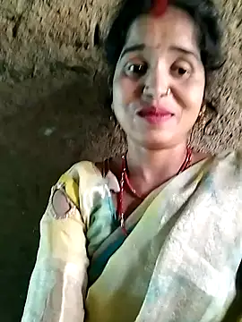 Snapshot of Simran_Love143 chatting on 07.19.26 Simran Love143 online show from 07.19.26