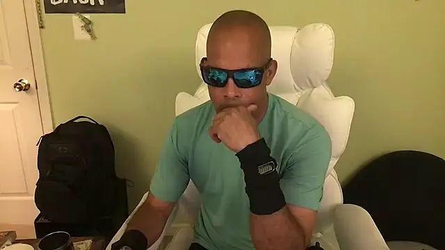 Snapshot of Roman_Sebastian chatting on 07.20.26 Roman Sebastian online show from 07.20.26