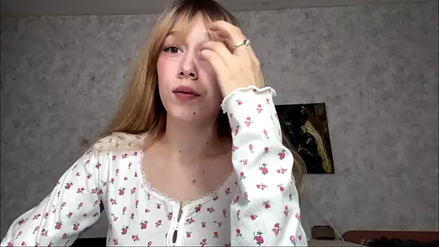 Snapshot of AriaFlyFerrari chatting on 07.22.26 AriaFlyFerrari online show from 07.22.26