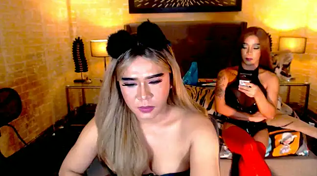 BigCumHuntersxx online show from 12.13.24