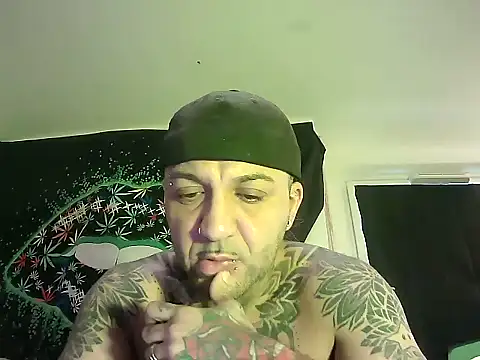 Snapshot of MagicStickBoy chatting on 09.11.25 MagicStickBoy online show from 09.11.25