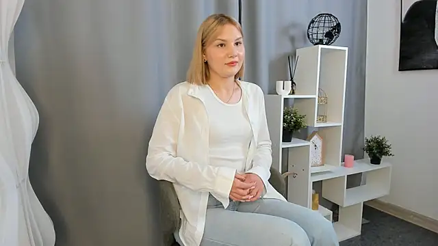 AmiraHofmeister online show from 07.27.26