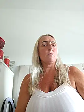 Snapshot of sexynicola chatting on 07.26.26 sexynicola online show from 07.26.26