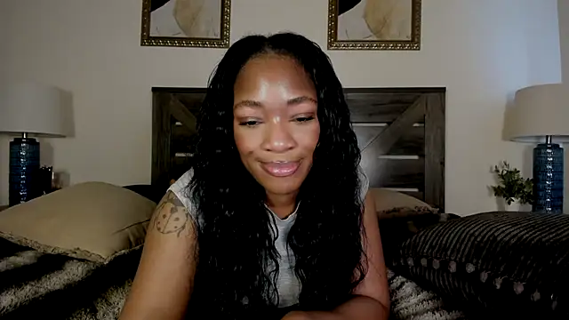 Snapshot of nicolesolace chatting on 05.16.26 nicolesolace online show from 05.16.26