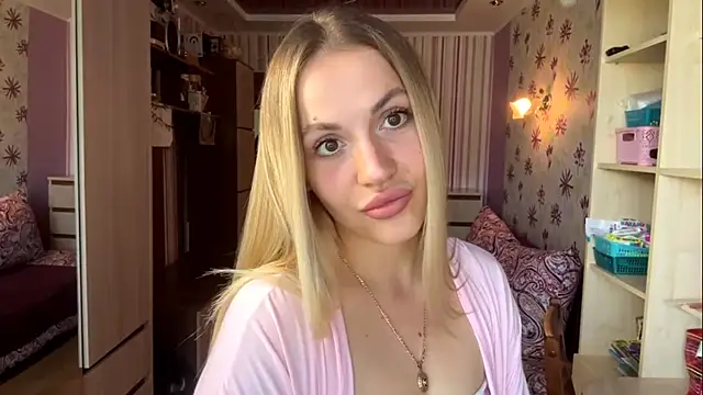 Snapshot of CelineBetzel chatting on 08.03.26 CelineBetzel online show from 08.03.26