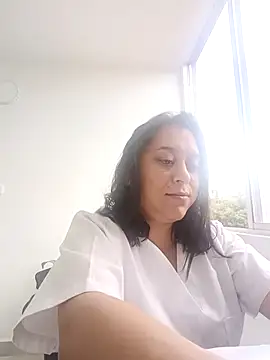 Snapshot of Queen-yessi12 chatting on 08.03.26 Queen-yessi12 online show from 08.03.26