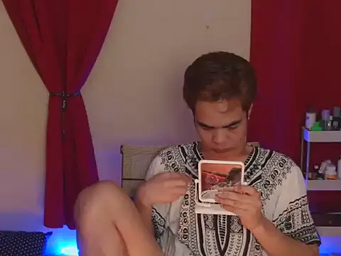 Snapshot of mike_jm chatting on 12.16.25 mike jm online show from 12.16.25