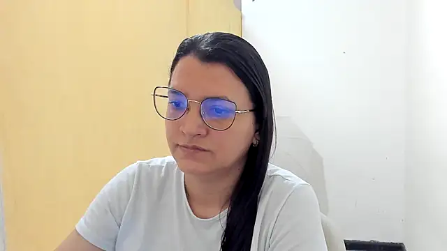 Snapshot of MARILYN_GARCIA chatting on 10.15.25 MARILYN GARCIA online show from 10.15.25