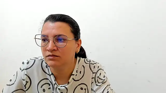 Snapshot of MARILYN_GARCIA chatting on 10.29.25 MARILYN GARCIA online show from 10.29.25