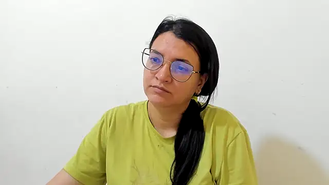 Snapshot of MARILYN_GARCIA chatting on 11.03.25 MARILYN GARCIA online show from 11.03.25