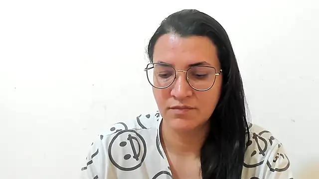 Snapshot of MARILYN_GARCIA chatting on 11.12.25 MARILYN GARCIA online show from 11.12.25