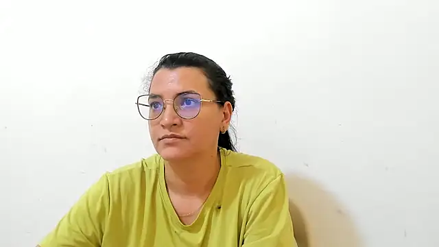 Snapshot of MARILYN_GARCIA chatting on 11.13.25 MARILYN GARCIA online show from 11.13.25