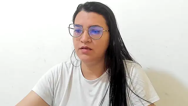 Snapshot of MARILYN_GARCIA chatting on 11.24.25 MARILYN GARCIA online show from 11.24.25