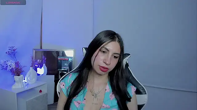 EmmillyQueen online show from 08.08.26