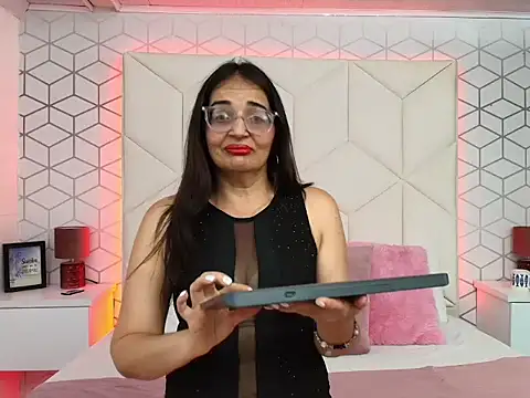 VickyBellmont online show from 08.08.26