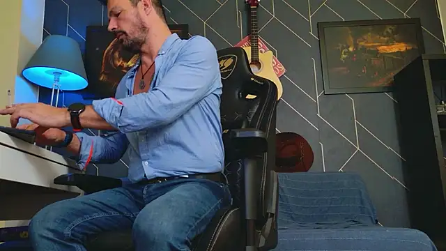 ChrisKox online show from 10.22.25