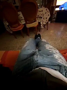 Snapshot of gianlux128bis chatting on 10.16.25 gianlux128bis online show from 10.16.25