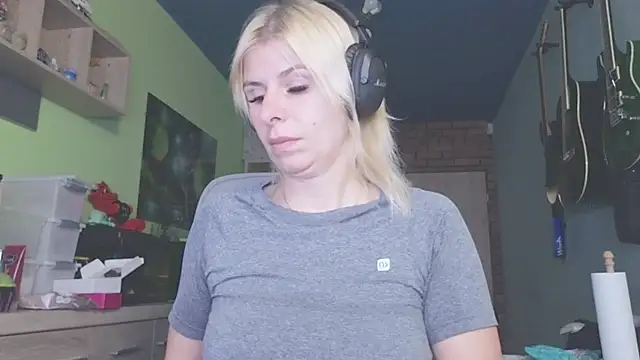 karmija online show from 10.13.25