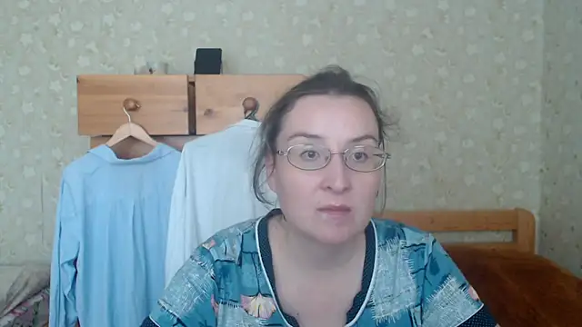 Snapshot of Smart_Rose chatting on 10.31.25 Smart Rose online show from 10.31.25