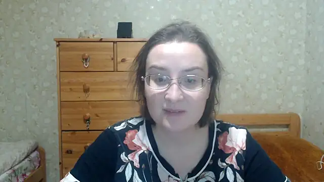 Snapshot of Smart_Rose chatting on 11.21.25 Smart Rose online show from 11.21.25