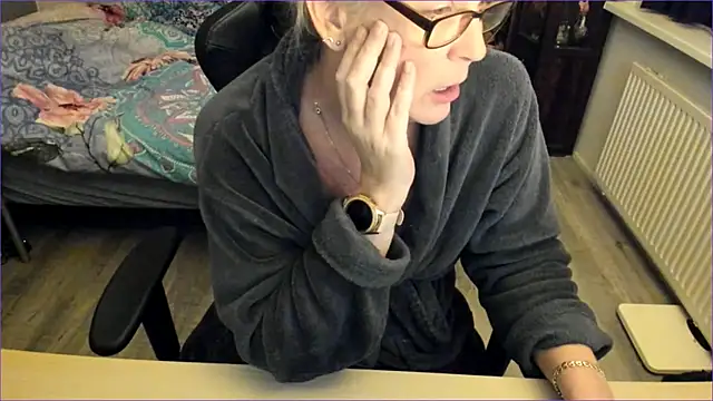 Snapshot of minoesje37 chatting on 12.09.24 minoesje37 online show from 12.09.24