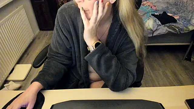 Snapshot of minoesje37 chatting on 01.19.25 minoesje37 online show from 01.19.25