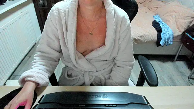 Snapshot of minoesje37 chatting on 03.11.25 minoesje37 online show from 03.11.25