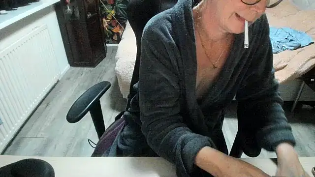 Snapshot of minoesje37 chatting on 11.02.25 minoesje37 online show from 11.02.25