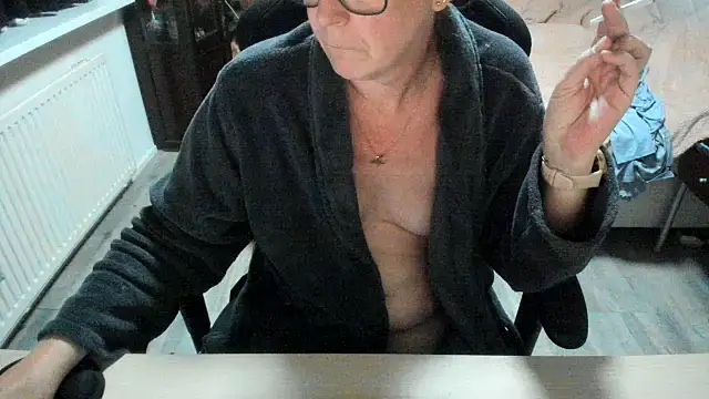 Snapshot of minoesje37 chatting on 11.03.25 minoesje37 online show from 11.03.25