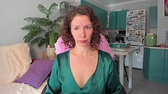 Snapshot of ChristinaGlory chatting on 05.09.26 ChristinaGlory online show from 05.09.26