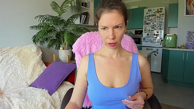 Snapshot of ChristinaGlory chatting on 05.17.26 ChristinaGlory online show from 05.17.26