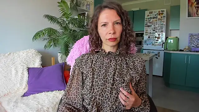 Snapshot of ChristinaGlory chatting on 06.14.26 ChristinaGlory online show from 06.14.26