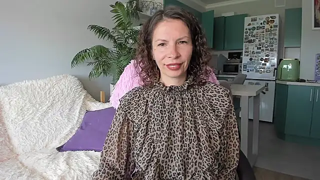 Snapshot of ChristinaGlory chatting on 06.19.26 ChristinaGlory online show from 06.19.26