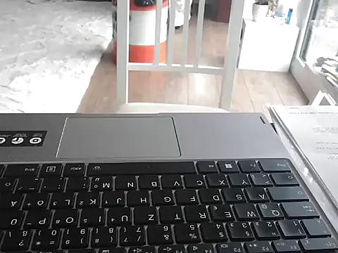 Snapshot of LuckyLuke13 chatting on 11.01.25 LuckyLuke13 online show from 11.01.25