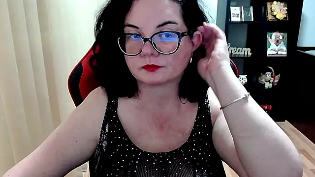 MissTroublle online show from 05.15.26