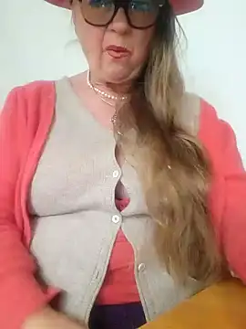 MucMilf59 online show from 11.22.25