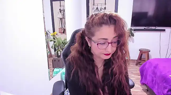 Snapshot of lalanaughty chatting on 03.11.25 lalanaughty online show from 03.11.25