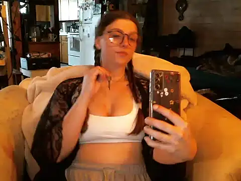 Snapshot of katie_kitten38 chatting on 01.06.26 katie kitten38 online show from 01.06.26