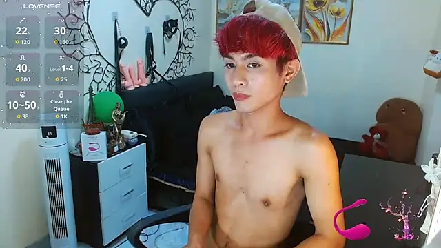 Snapshot of WildestTwink chatting on 09.25.25 WildestTwink online show from 09.25.25