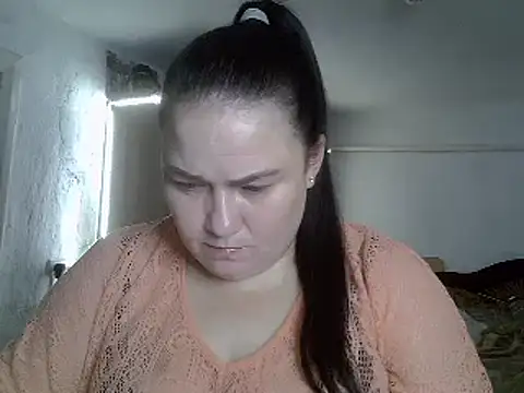 Snapshot of TammyAh chatting on 12.20.24 TammyAh online show from 12.20.24