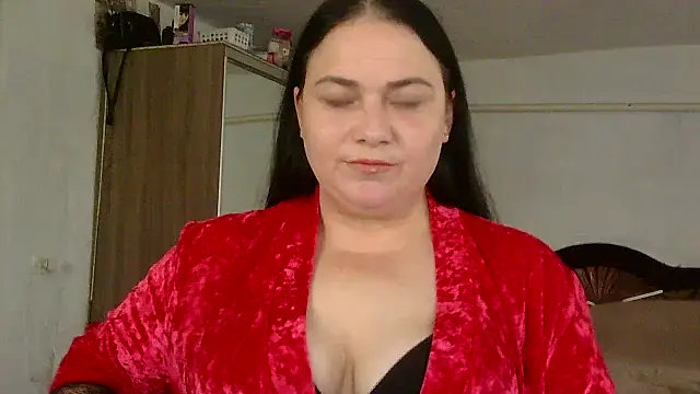 Snapshot of TammyAh chatting on 11.18.25 TammyAh online show from 11.18.25