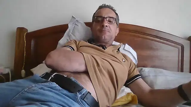 Snapshot of CarlosRocha73 chatting on 04.09.26 CarlosRocha73 online show from 04.09.26